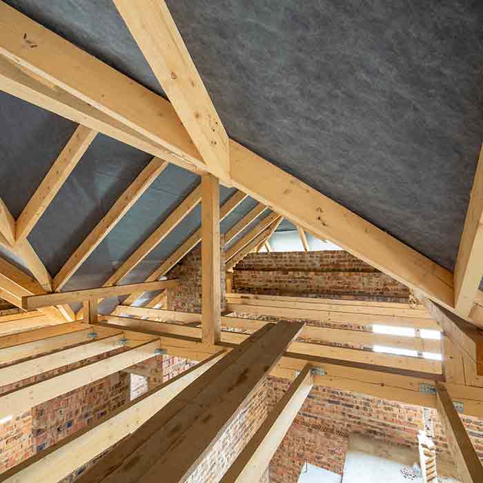 ravalement façades,couverture charpente isolation ravalement,gouttières zinc et PVC,toits en tuiles ardoises shingle bac acier,couvreur traditionnel,SG Rénov Pro 36 couvreur