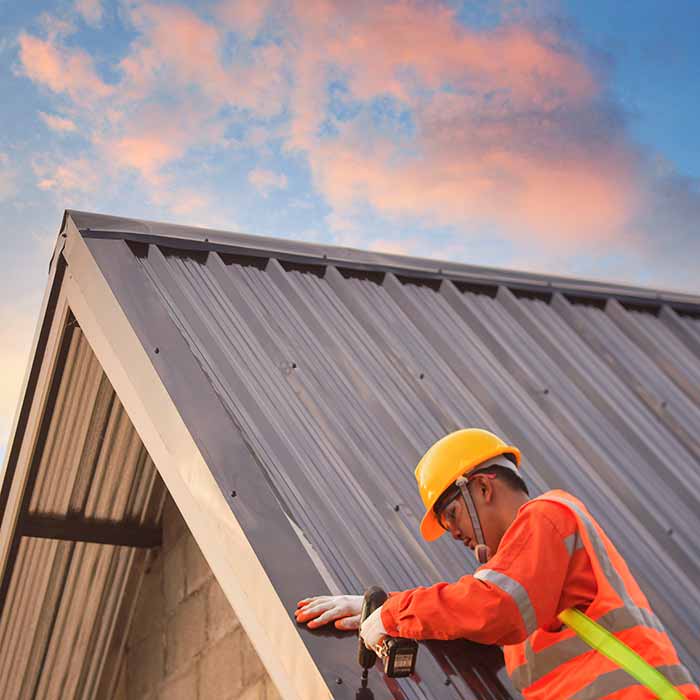 ravalement façades,couverture charpente isolation ravalement,gouttières zinc et PVC,toits en tuiles ardoises shingle bac acier,couvreur traditionnel,SG Rénov Pro 36 couvreur