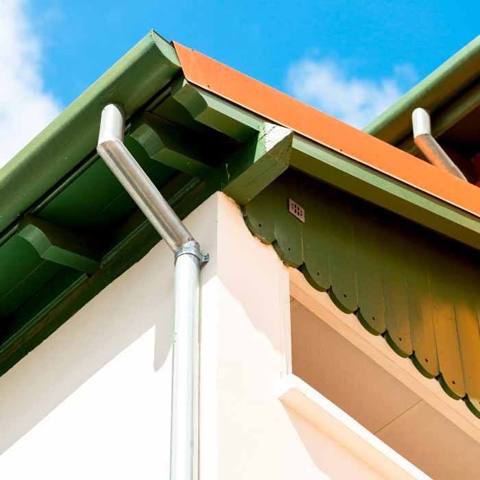 ravalement façades,couverture charpente isolation ravalement,gouttières zinc et PVC,toits en tuiles ardoises shingle bac acier,couvreur traditionnel,SG Rénov Pro 36 couvreur