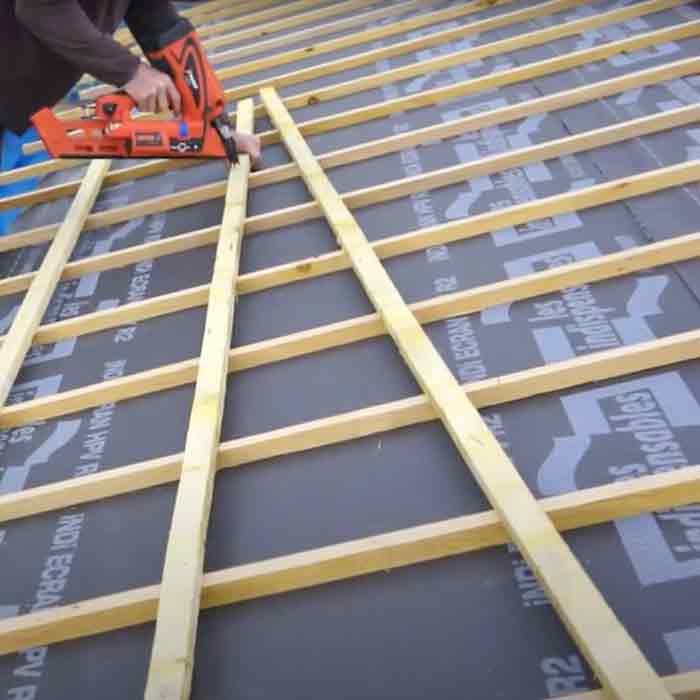 ravalement façades,couverture charpente isolation ravalement,gouttières zinc et PVC,toits en tuiles ardoises shingle bac acier,couvreur traditionnel,SG Rénov Pro 36 couvreur